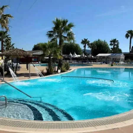 Campeggio Le Moorea Mobilhome Le Montourey 4 étoiles *