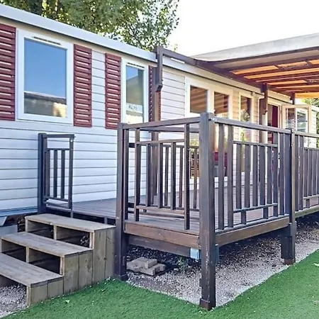 Le Moorea Mobilhome Le Montourey 4 étoiles Campeggio *